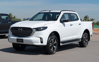 Ảnh thực tế Mazda BT-50, đối thủ Ford Ranger