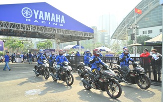 Xếp hàng dài chờ thử xe Yamaha Exciter 155 VVA mới