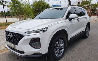 Hyundai SantaFe bản tiêu chuẩn chạy 'lướt', giá dưới 1 tỉ đồng