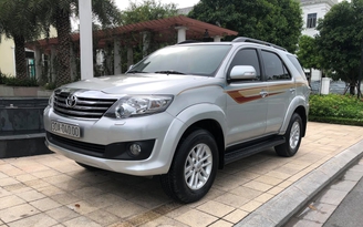 Toyota Fortuner máy xăng 2 cầu, xe cũ mất giá nhanh tại Việt Nam