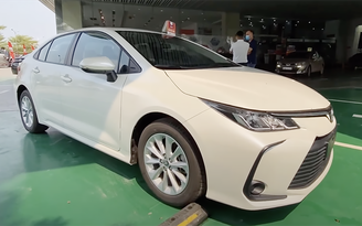 Toyota Corolla Altis 2021 bất ngờ xuất hiện tại Việt Nam với trang bị nghèo nàn