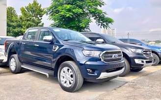 Ford Ranger lắp ráp trong nước giảm giá sau khi về đến đại lý