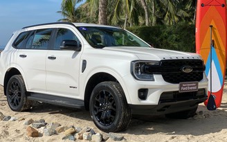 Soi chi tiết Ford Everest 2023 phiên bản Sport giá 'mềm' tại Việt Nam