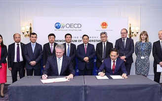 Thủ tướng mong OECD hỗ trợ vốn để Việt Nam thực hiện cam kết giảm phát thải