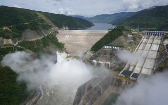 Thủy điện Trung Quốc tích nước sớm