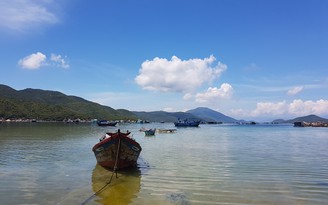 Lật ghe trên vịnh Vân Phong, 3 người chết