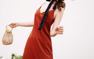 Slip dress- item quyến rũ không thể thiếu trong tủ đồ mùa hè của các quý cô phố thị