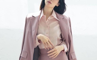 Học cách mặc trang phục công sở mùa thu đẹp như mỹ nhân Song Hye Kyo