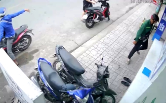 TP.HCM: Manh động dàn cảnh 5 giây cướp xe máy của sinh viên trong khu vực làng đại học