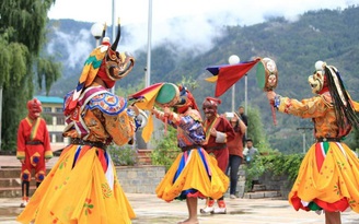 Điệu múa mặt nạ linh thiêng, độc đáo chỉ biểu diễn mỗi năm 2 lần ở Bhutan