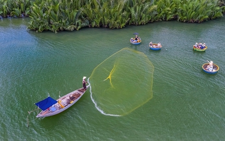 Một Hội An rất khác với tour thuyền thúng vào TOP của Kỷ lục Việt Nam