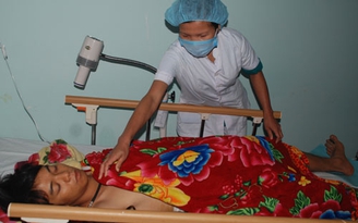 Một thanh niên bị bắn 18 viên đạn vào bụng