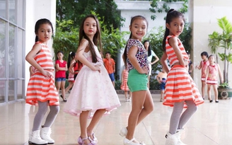 Cho con làm mẫu nhí, nên không ?