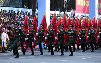Lực lượng vũ trang TP.HCM đón nhận huân chương