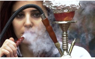 Ly dị vì thấy vợ hút shisha trên Snapchat