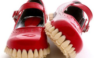 Giày làm từ răng