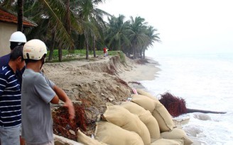 Xử lý những điểm 'nóng' sạt lở ven biển miền Trung