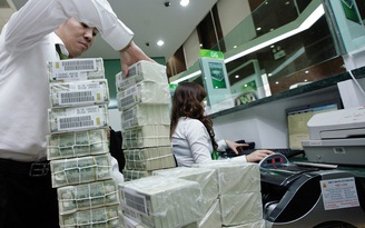 Việt Nam hạ lãi suất tiền gửi USD về 0%