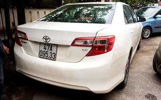 Phát hiện xế hộp Camry đời mới đeo biển số giả