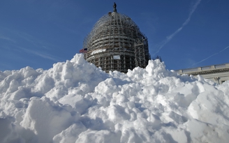 Bờ đông nước Mỹ tê liệt vì bão tuyết