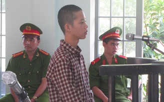Học sinh 15 tuổi tạt a xít Trưởng công an xã: Không xét xử lưu động