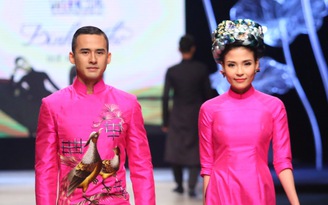 Lương Thế Thành - Thúy Diễm tái hiện đám cưới trên sàn catwalk