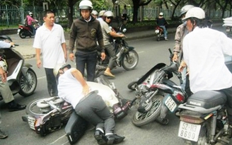Truy tìm băng dàn cảnh cho đi nhờ ô tô để trộm cắp