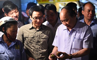 Thủ tướng 'đi chợ' Long Biên