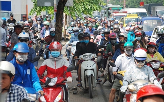 Hiến kế chống ùn tắc giao thông tại TP.HCM: Giảm thiểu vi phạm luật vì 'tiện lợi'