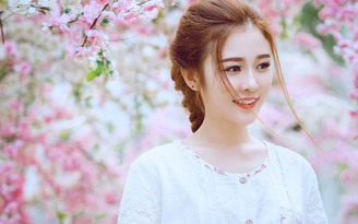 'Hotgirl cơm nguội' Ribi Sachi 'phượt' xe máy khắp Nhật Bản cùng MLee