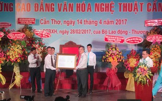 Thành lập Trường cao đẳng Văn hóa nghệ thuật Cần Thơ