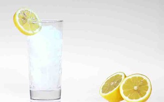 Uống nước chanh ấm sao cho hiệu quả?