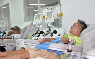 Bệnh nhân mắc sốt xuất huyết nặng: Không lo thiếu máu