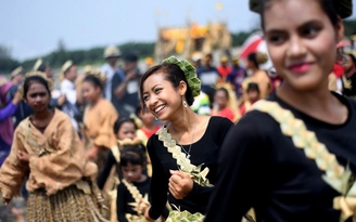 Người trẻ Malaysia bỏ phố về quê