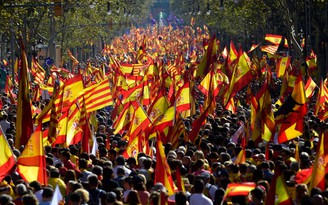 Catalonia chìm trong chia rẽ