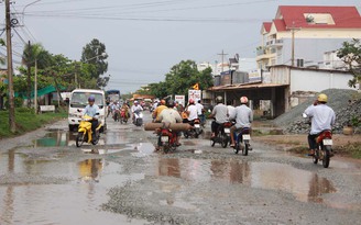 8 năm làm không xong hơn 8 km đường