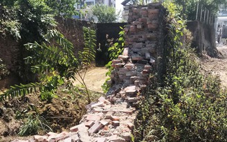 Đập bỏ hơn 172 m tường 'không nguyên gốc' tại di tích thành Điện Hải