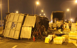Hai xe tải tông nhau trên cao tốc TP.HCM - Long Thành - Dầu Giây, 1 người bị thương