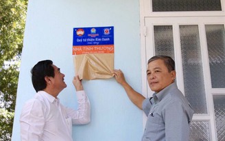 Trao học bổng, tặng nhà cho học sinh, người nghèo tại Đồng Nai
