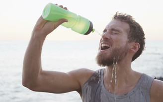 5 nguyên nhân khiến bạn hay cảm thấy khát nước