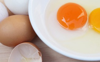 Lòng đỏ trứng: Vì sao có màu sẫm, màu nhạt? Màu nào tốt hơn?