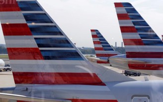 13 hành khách American Airlines nhập viện