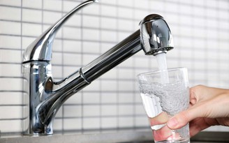 Điều tai hại gì xảy ra khi uống quá nhiều nước?
