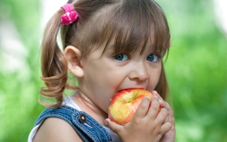 Tại sao ăn táo không nên bỏ vỏ?