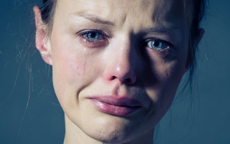 9 lợi ích bất ngờ của việc... khóc mà bạn ít biết