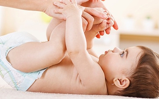Vì sao khăn ướt vệ sinh cho bé lại không diệt được vi khuẩn?
