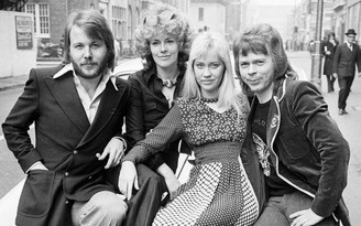 ABBA tái xuất năm 2021 với 5 ca khúc mới và tour diễn thực tế ảo