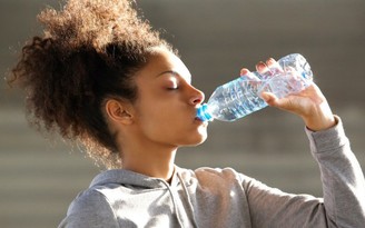Bạn cần uống bao nhiêu nước để giảm cân?