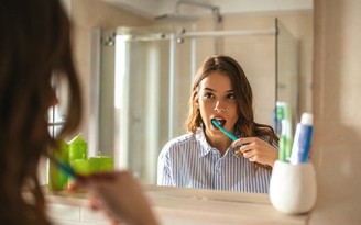 7 cách giữ răng khỏe mạnh khi bạn chưa thể đến nha sĩ