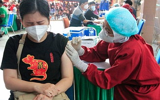 Ồn ào quanh nghiên cứu 'vô trách nhiệm' về vắc xin Covid-19